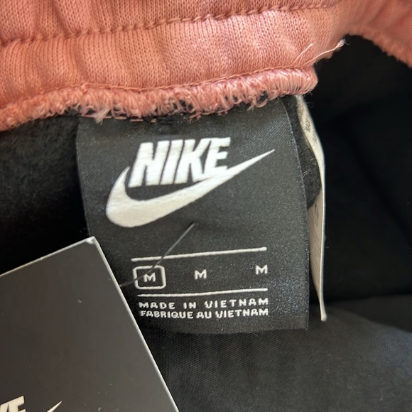 🆕 Nike Spell Out Fleece Black Pink Splatter Camo Oversized Shorts Women’s M - Picture 10 of 14